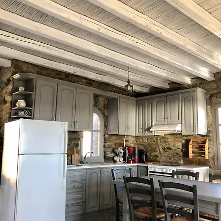 The Traditional Stone Apartamento *