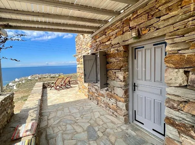 The Traditional Stone * Κούνδουρος