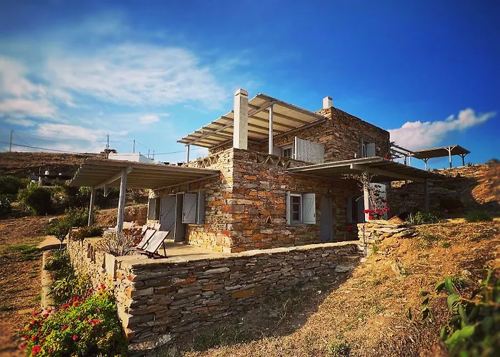 The Traditional Stone * Κούνδουρος