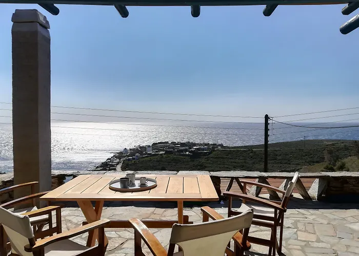 The Traditional Stone Κούνδουρος